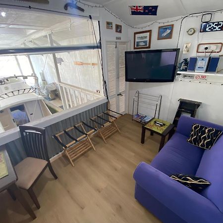 On The Water Boat House Apartment Whangarei Ngoại thất bức ảnh